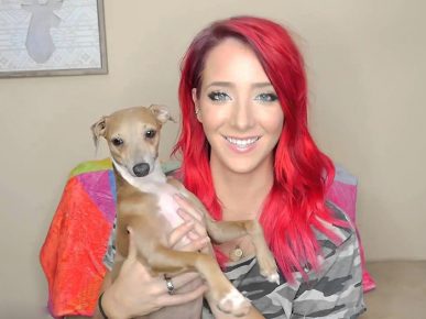 Jenna Marbles sa psom