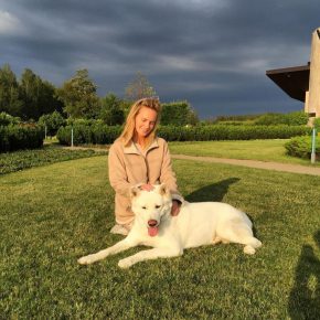 Natalia Ionova i Akita Inu
