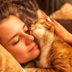 Katya s mačkom